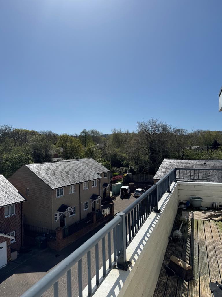 Lot: 167 - FLAT WITH WRAPAROUND BALCONY AND PARKING FOR INVESTMENT - Alternative view from balcony